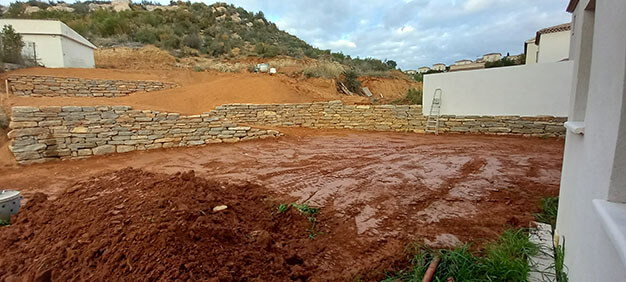 Enrochement avec aménagement de terrain